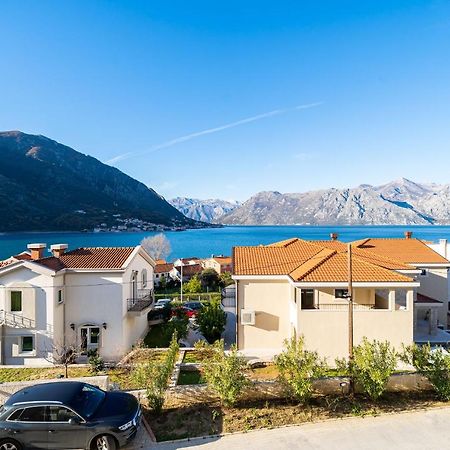 Boka View Luxury Suite - With Free Garage Parking Kotor Exterior photo