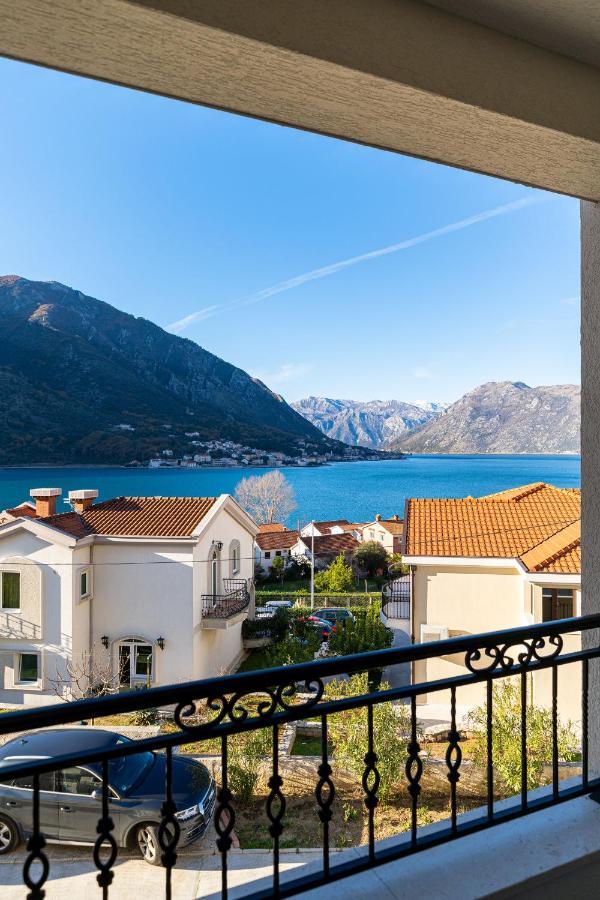 Boka View Luxury Suite - With Free Garage Parking Kotor Exterior photo
