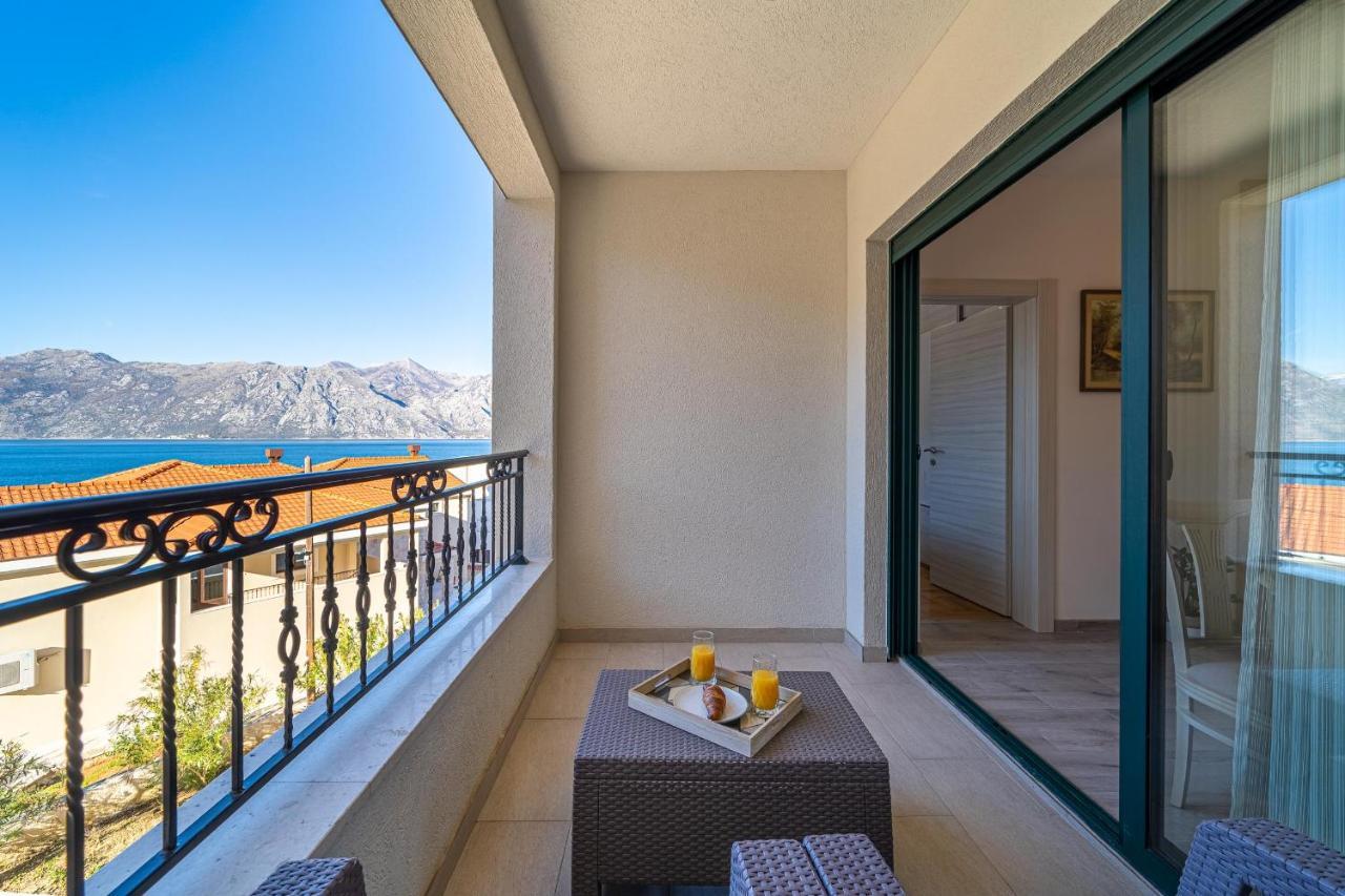 Boka View Luxury Suite - With Free Garage Parking Kotor Exterior photo