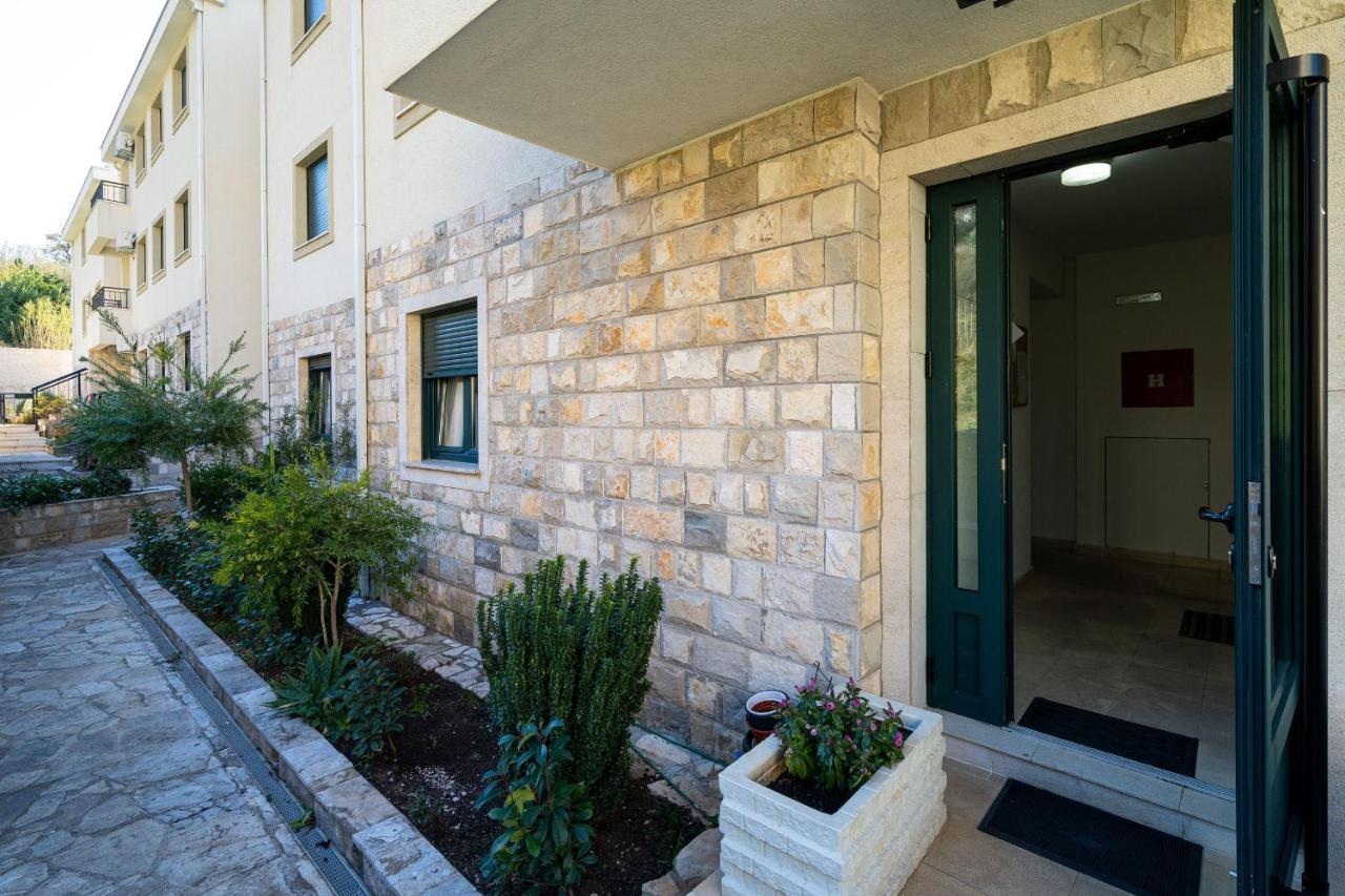 Boka View Luxury Suite - With Free Garage Parking Kotor Exterior photo