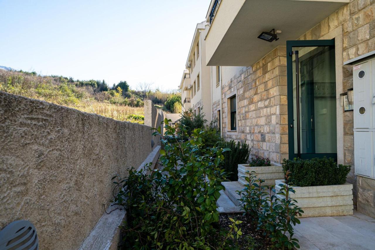 Boka View Luxury Suite - With Free Garage Parking Kotor Exterior photo